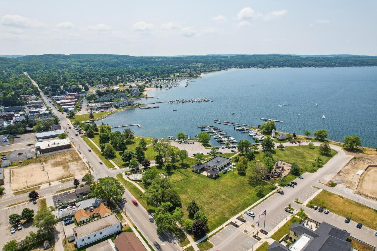 Boyne City Cottage Walk To Downtown And Lake! المظهر الخارجي الصورة