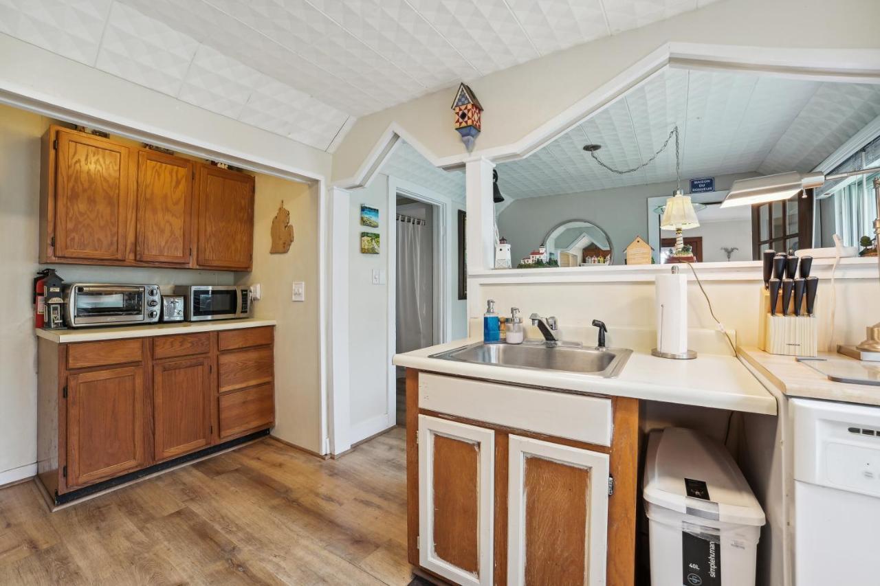 Boyne City Cottage Walk To Downtown And Lake! المظهر الخارجي الصورة