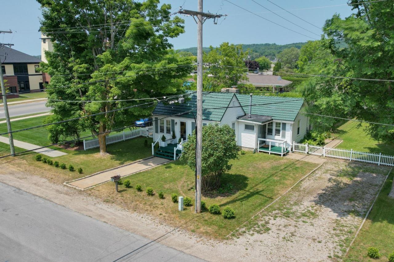 Boyne City Cottage Walk To Downtown And Lake! المظهر الخارجي الصورة