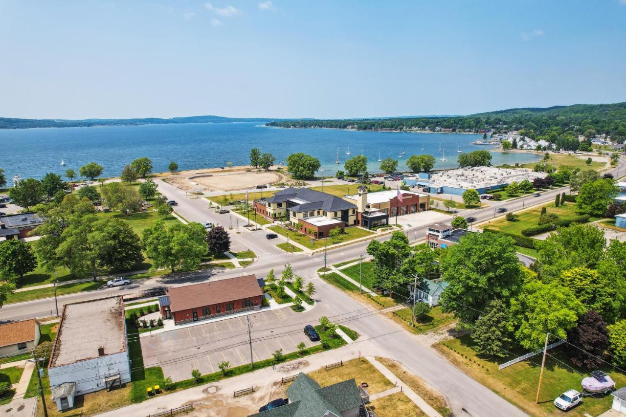 Boyne City Cottage Walk To Downtown And Lake! المظهر الخارجي الصورة